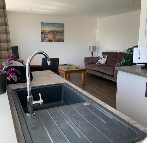 Апартаменты 1 Спальня, Smithaleigh Farm Rooms And Apartments