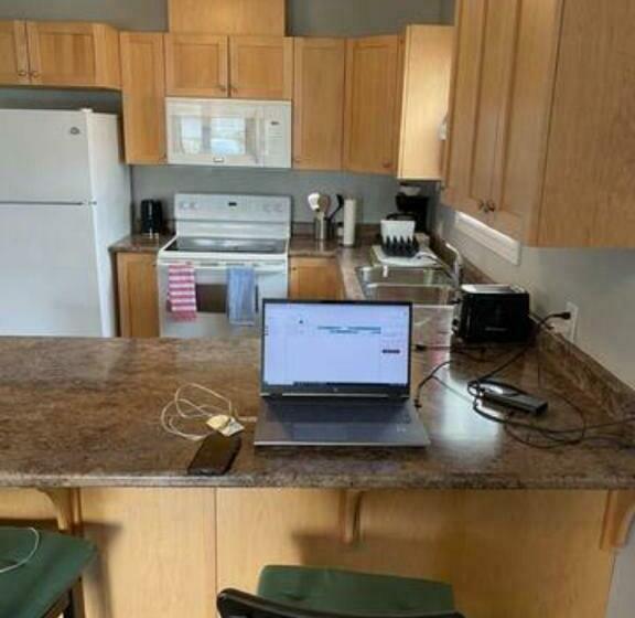 اتاق لوکس, Kingston Comfort Suites   Unit 2
