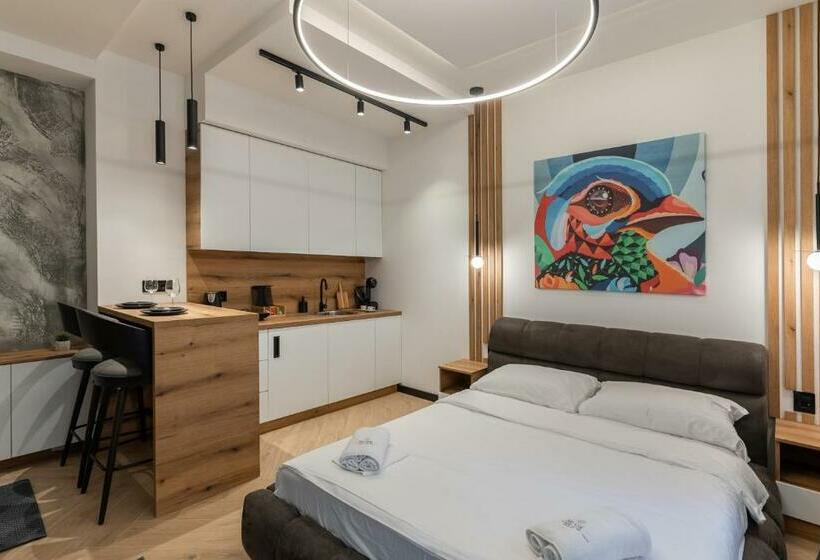غرفة قياسية مزوَّدة بتراس, Silver Luxury Suites