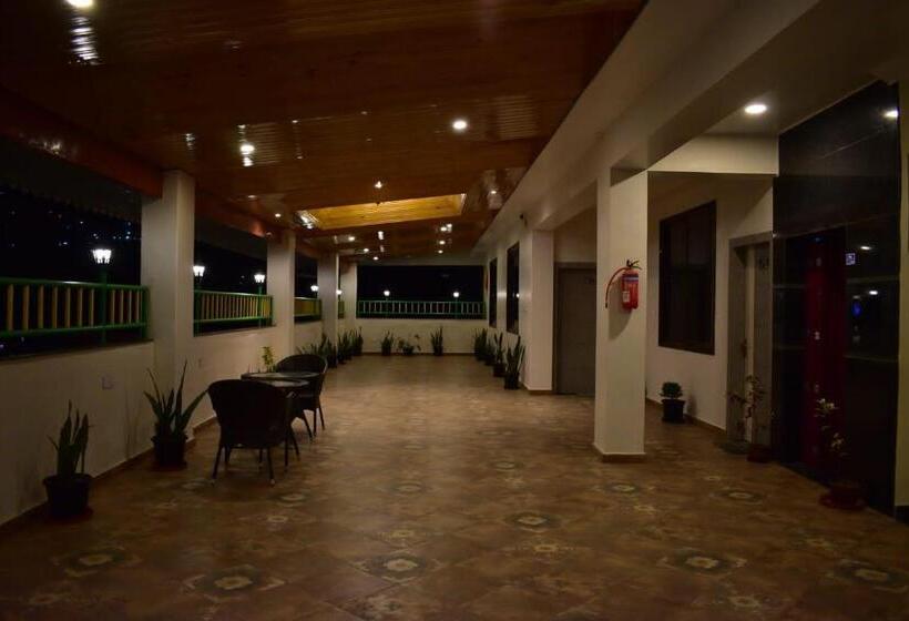 سوییت با چشم‌انداز کوه, Montana Vyoo