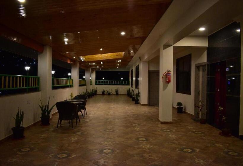 اتاق لوکس, Montana Vyoo