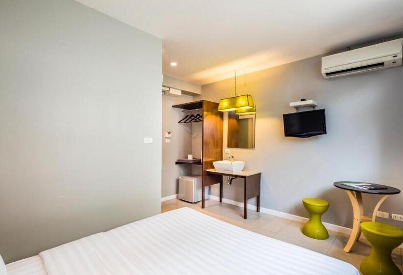 Quarto Estandar, At Hua Lamphong