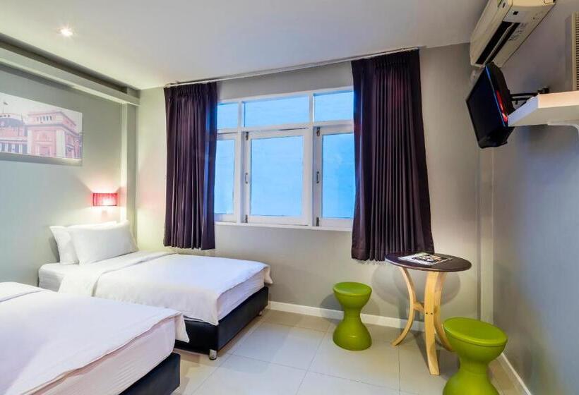 Quarto Estandar, At Hua Lamphong