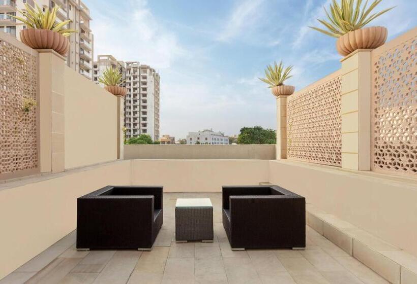 Standard Værelse m. Terrasse, Courtyard By Marriott Agra