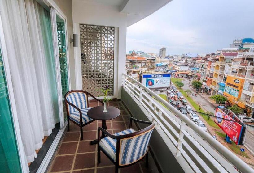 Deluxe Room, Paradise