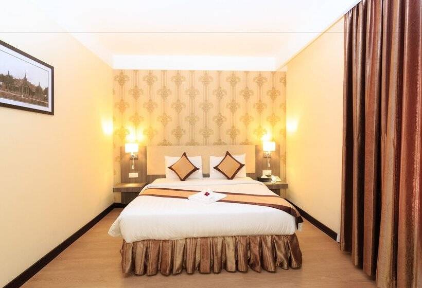 Deluxe Room, Paradise