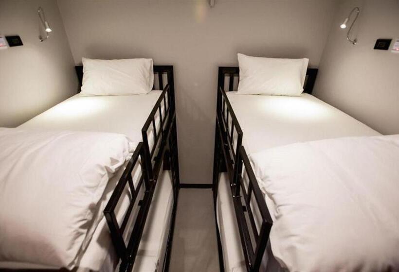 Quarto Familiar, The Blocks Hostel Sukhumvit 10