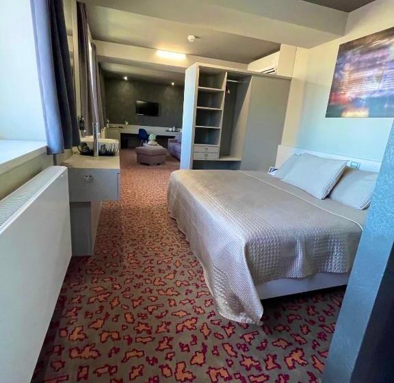 سوییت, Kongres Hotel Roca