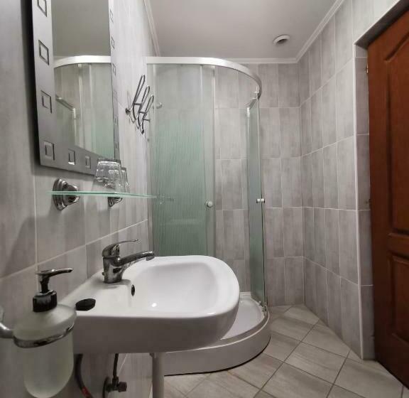 Номер Стандарт, Merlot Borhotel és Látványpince