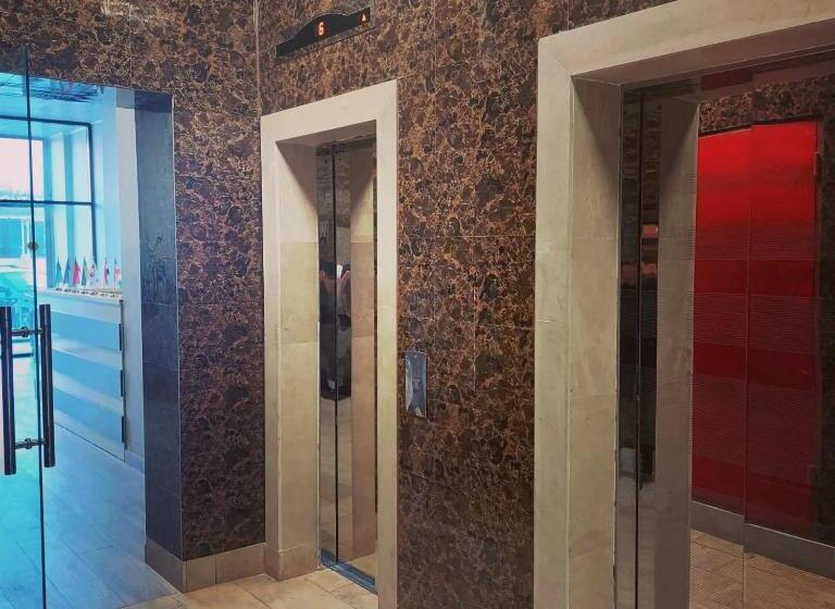 اتاق سوپریور سه تخته, Rusel
