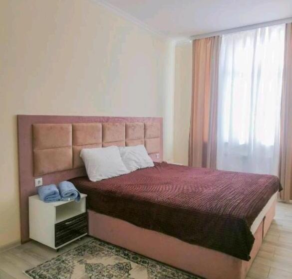 اتاق سوپریور سه تخته, Rusel