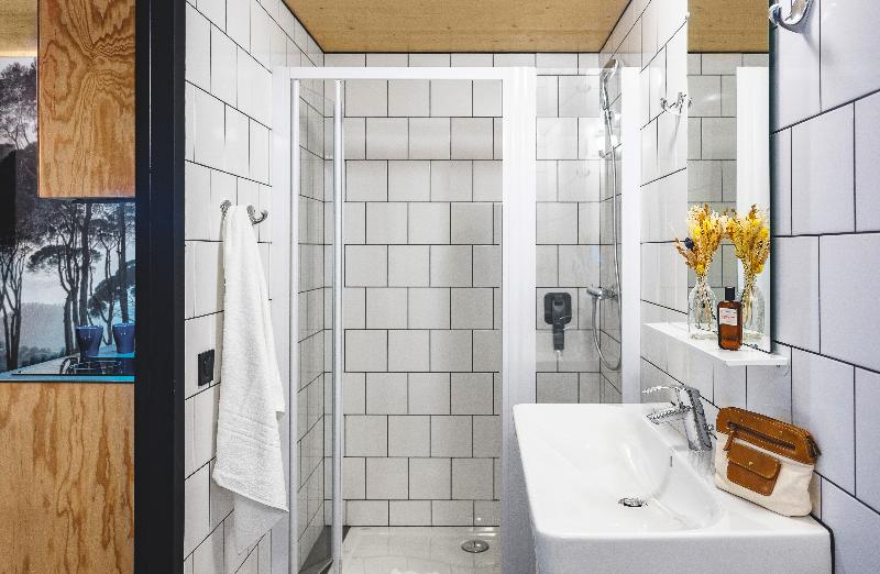 تختخواب در اتاق مشترک, Eklo Paris Roissy Cdg Airport