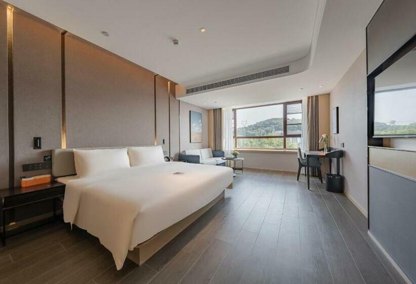 Номер Deluxe, Atour Hotel Wuxi Yuantouzhu Scenic Area Qianrong Road