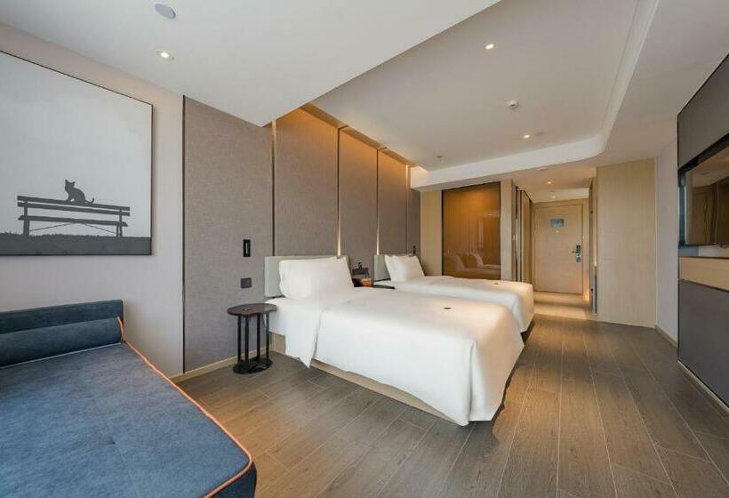 Номер Superior, Atour Hotel Wuxi Yuantouzhu Scenic Area Qianrong Road