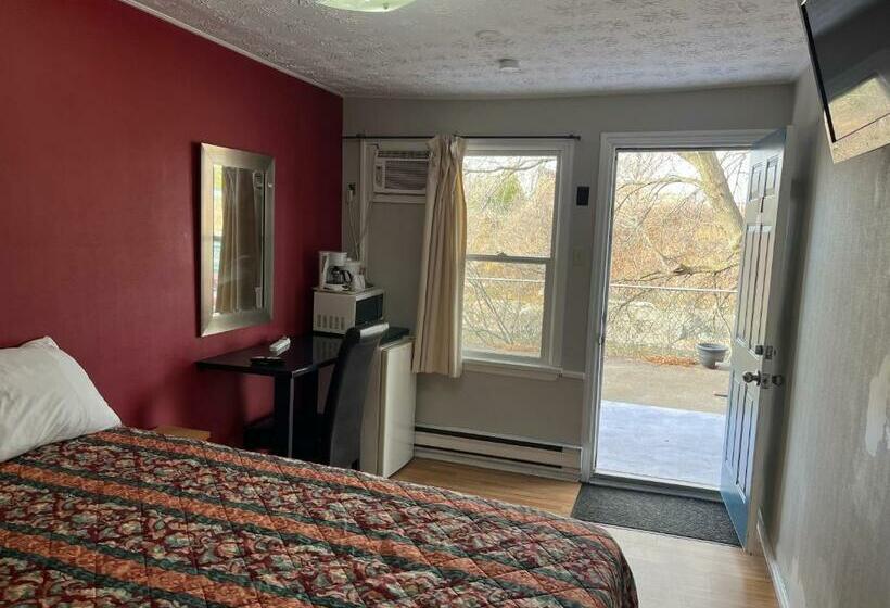 豪华海景房带阳台, Old Mill Motel