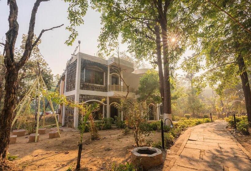 Люкс Deluxe Кровать Кинг, Jungle King Resort