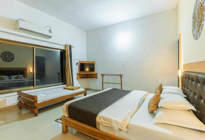 Люкс Deluxe Кровать Кинг, Jungle King Resort