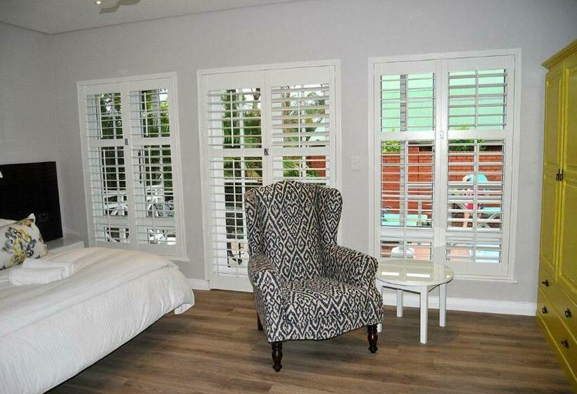 스탠다드 룸 풀장 전망, Mount Edgecombe Estate Lodge