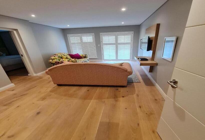 스탠다드 룸 킹사이즈 침대, Mount Edgecombe Estate Lodge