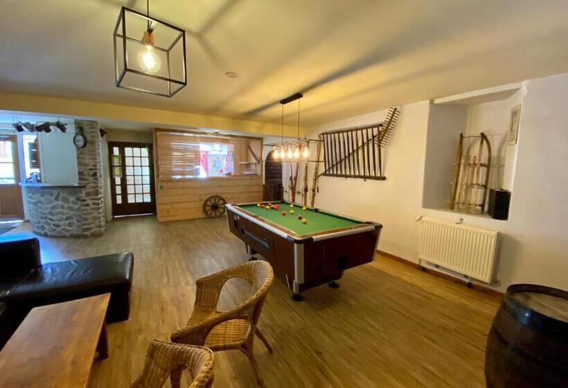 اتاق استاندارد سه نفره, Doume S Lodge