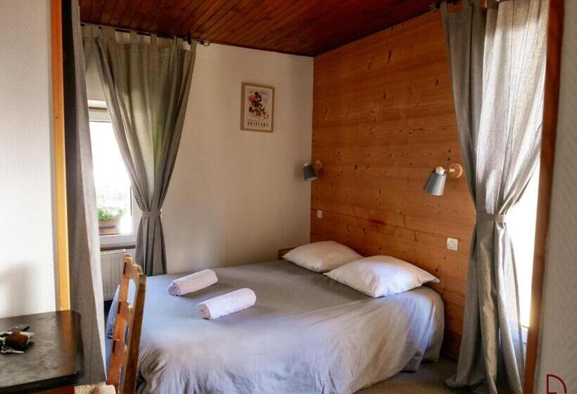 اتاق استاندارد چهار تخته, Doume S Lodge