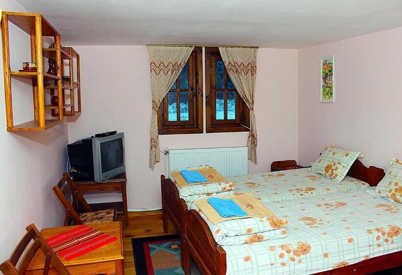 Трехместный Номер Стандарт Совместная Ванная, Melnik Pyramids Guesthouse