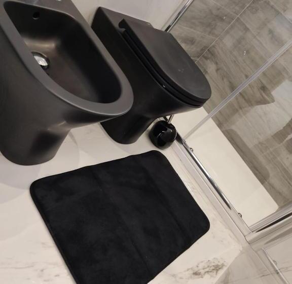 Номер Superior, Black & White
