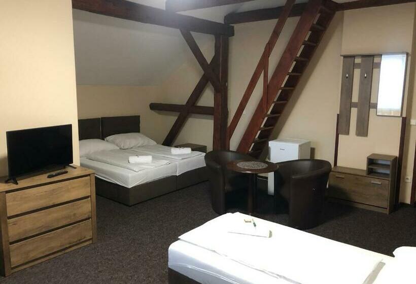 Четырехместный Номер Стандарт, Laguna Hotel & Restaurant