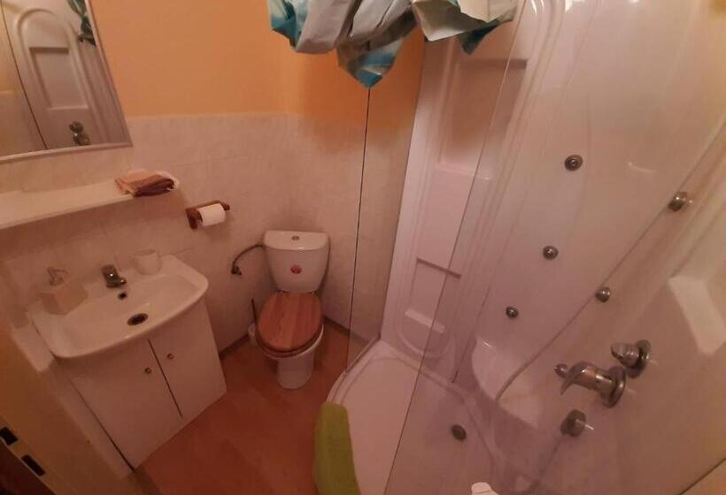 Четырехместный Номер Стандарт, Penzion A Chatový Camp Havraníky U Np Podyjí