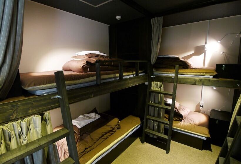 Кровать в Общей Комнате, Fukuoka Hana Hostel