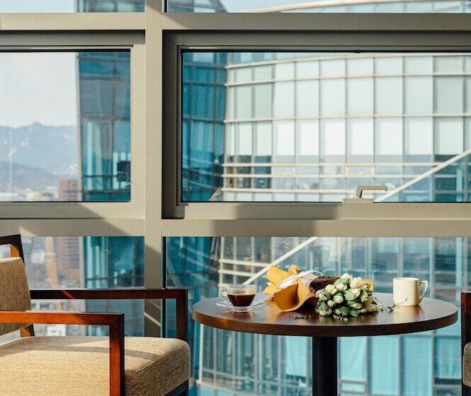 Номер Deluxe, Four Points By Sheraton Josun, Seoul Station