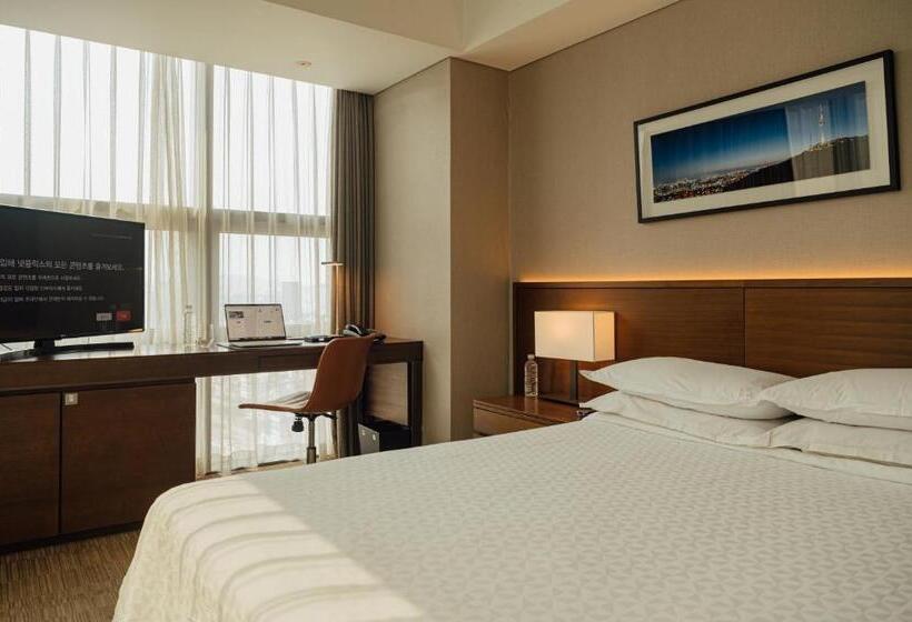 Номер Superior, Four Points By Sheraton Josun, Seoul Station