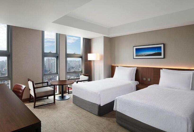Номер Deluxe, Four Points By Sheraton Josun, Seoul Station