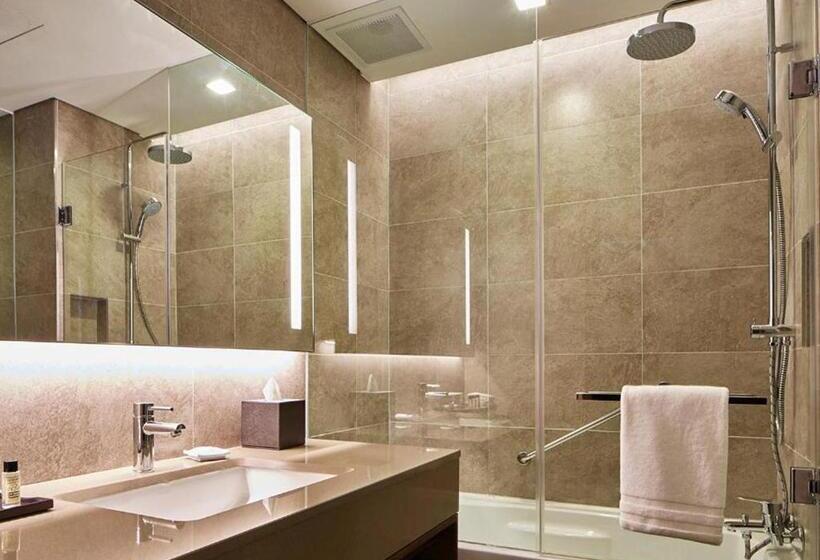 Семейный Номер Deluxe, Four Points By Sheraton Josun, Seoul Station