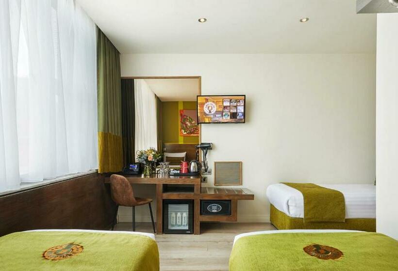 اتاق استاندارد سه نفره, Temple Bar Inn