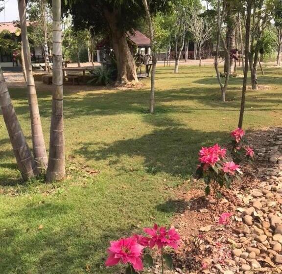 스탠다드 방갈로, Sangkaset Resort