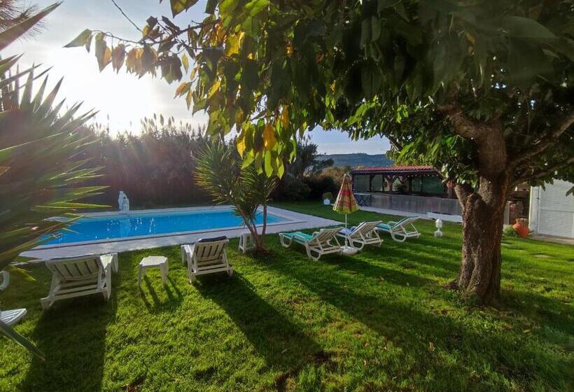 Номер Superior Вид на Бассейн, Quinta Camargue