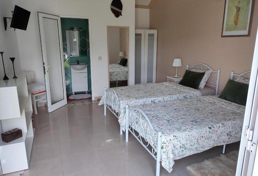 Номер Superior Вид на Бассейн, Quinta Camargue