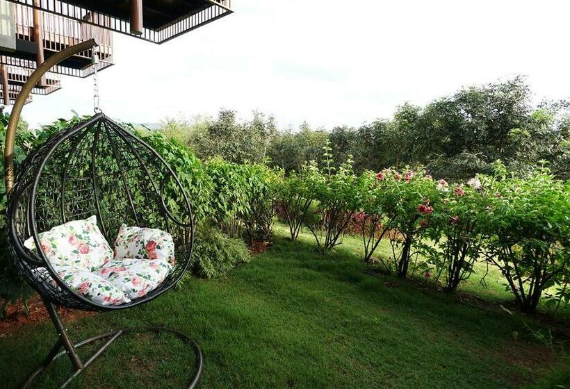 Трехместный Номер Стандарт Вид на Сад, Hug Jang Loei Garden & Resort