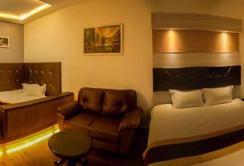 Suíte com Hidromassagem, Avantgarde