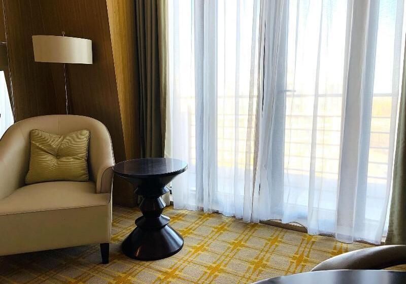 Номер Deluxe, Sheraton Qinhuangdao Beidaihe