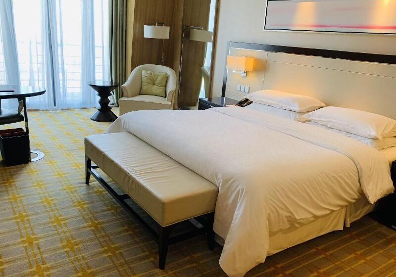 Номер Deluxe, Sheraton Qinhuangdao Beidaihe