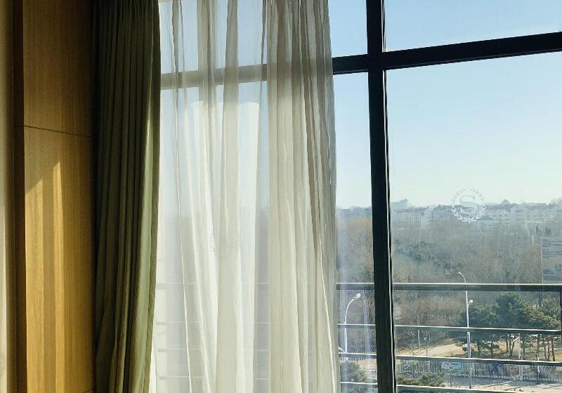 Номер Deluxe Вид на Парк, Sheraton Qinhuangdao Beidaihe