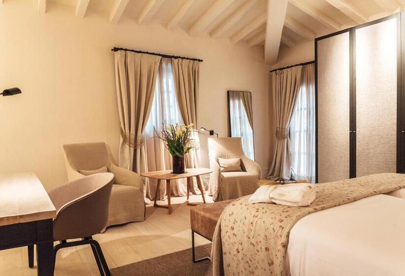 Полулюкс, Sant Francesc Hotel Singular