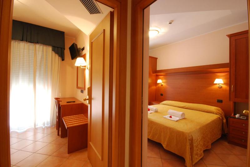 Четырехместный Номер Стандарт с Балконом, Depandance Hotel Jole