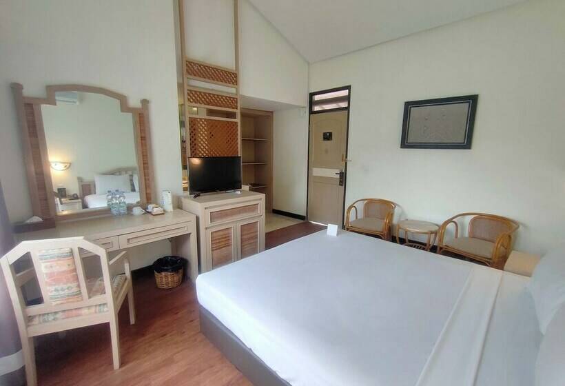 Номер Superior, él Hotel Kartika Wijaya Batu