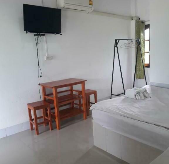 スタンダードルーム, เพชร รีสอร์ท นครไทย Phet Resort, Nakhonthai