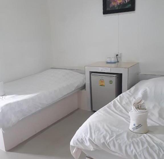 エコノミールーム, เพชร รีสอร์ท นครไทย Phet Resort, Nakhonthai