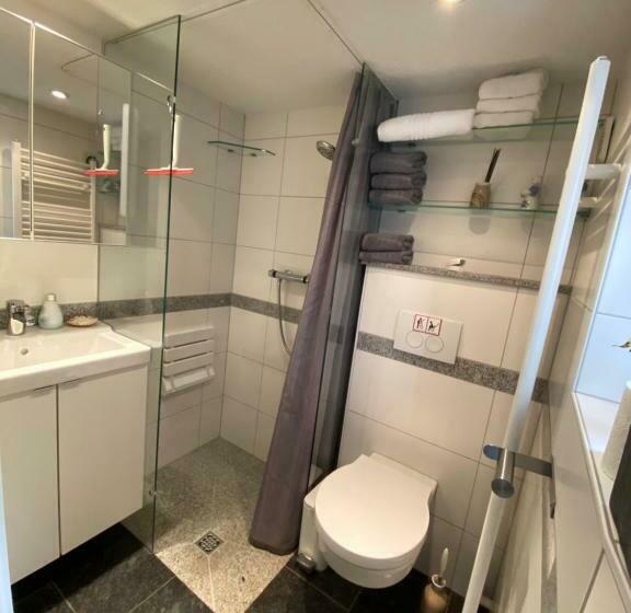 Номер Стандарт, Fremdenzimmer   Petit Quartier