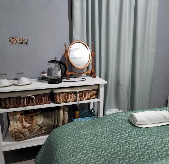 带共用浴室的标准房间, Thokazi Haven Guest House & Backpacker